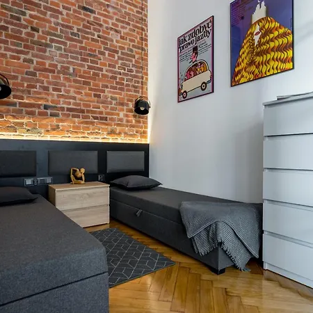 Apartment Sunny Close To The Old Town